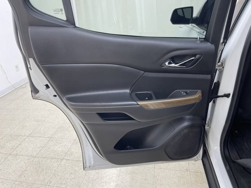 Used 2019 GMC Acadia SLE w/ LPO, Floor Liner Package image 19