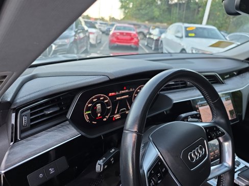 Used 2021 Audi e-tron Premium w/ Convenience Plus Package image 36