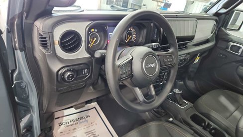 New 2025 Jeep Gladiator Sport image 18