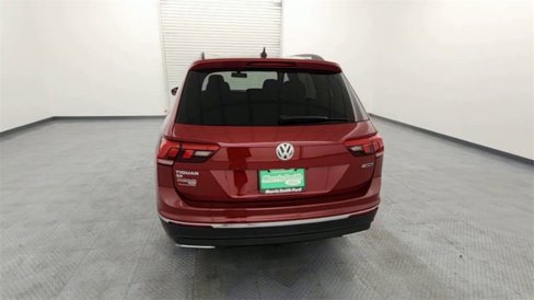 Used 2020 Volkswagen Tiguan SE w/ Panoramic Sunroof Package image 7