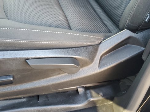 Used 2022 Chevrolet Colorado LT w/ Fleet Safety Package image 17