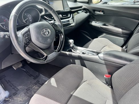 Used 2018 Toyota C-HR XLE image 18