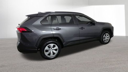 Used 2021 Toyota RAV4 LE image 11