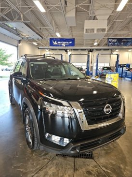 Used 2022 Nissan Pathfinder SV image 4