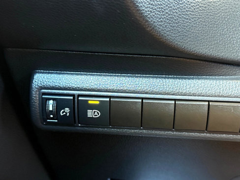 Used 2022 Toyota Corolla LE image 21