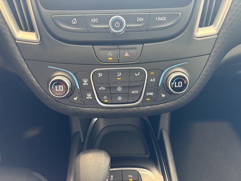 Used 2024 Chevrolet Malibu LT image 19