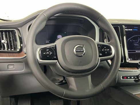 Certified 2023 Volvo XC60 B5 Plus w/ Climate Package image 13