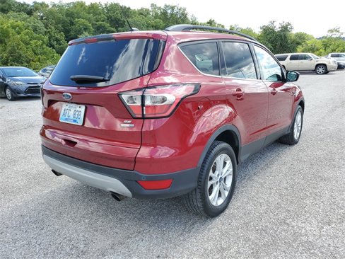 Used 2017 Ford Escape SE w/ Equipment Group 201A image 4
