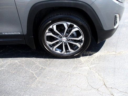 Used 2021 GMC Terrain SLT image 13