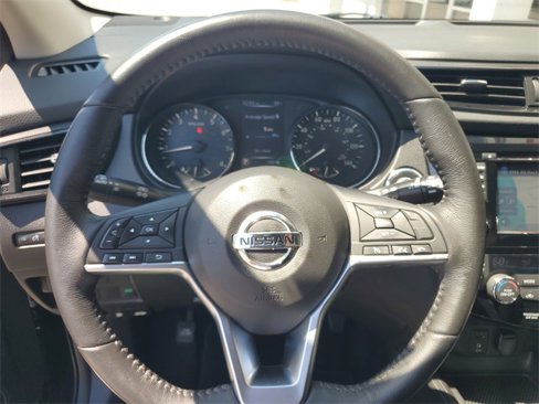 Used 2017 Nissan Rogue Sport SL image 17
