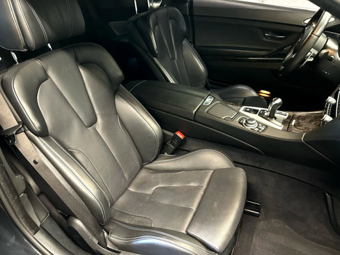 Used 2013 BMW M6 Coupe w/ Executive Pkg image 18