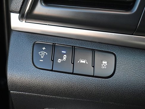 Used 2020 Hyundai Elantra SEL image 26