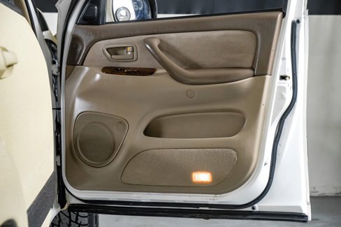 Used 2004 Toyota Sequoia SR5 image 30