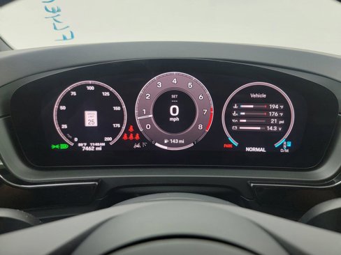 Used 2024 Porsche Cayenne S image 16