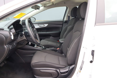 Used 2023 Kia Forte LXS image 7