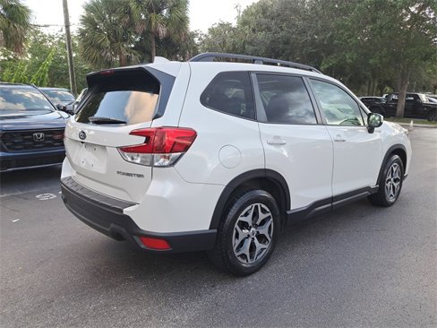Used 2019 Subaru Forester Premium w/ All-Weather Package image 6