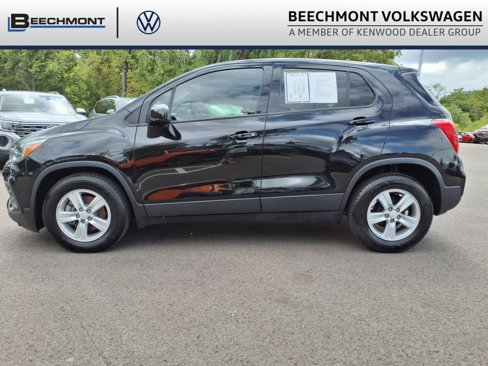 Used 2022 Chevrolet Trax LS w/ Tint and Cruise Package image 4