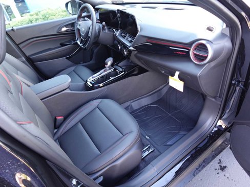 New 2025 Chevrolet Trax RS w/ Sunroof Package image 29