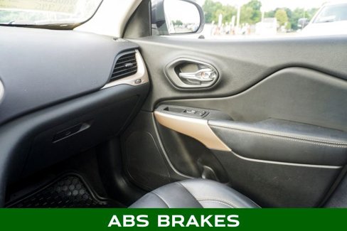 Used 2017 Jeep Cherokee Limited w/ Safetytec Group image 29