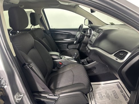 Used 2017 Dodge Journey SE w/ Flexible Seating Group image 11