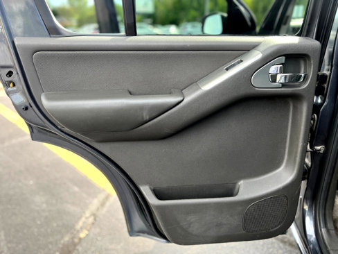 Used 2011 Nissan Pathfinder S w/ Protection Pkg image 30