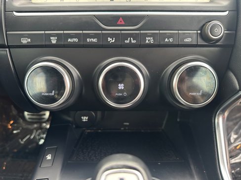 Used 2018 Jaguar E-PACE First Edition image 22
