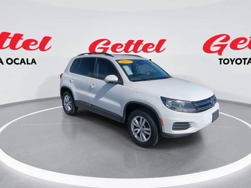 Used 2017 Volkswagen Tiguan S image 2