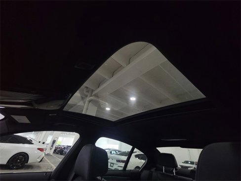 Used 2019 BMW 540i w/ M Sport Package image 23
