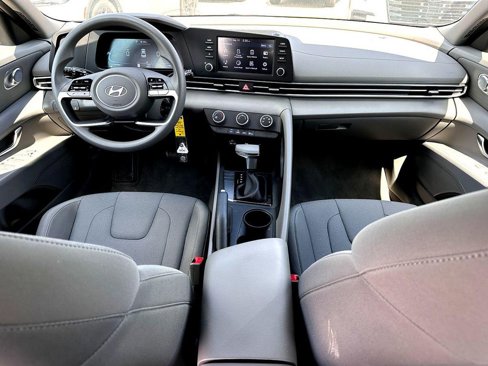 Used 2024 Hyundai Elantra SE image 26