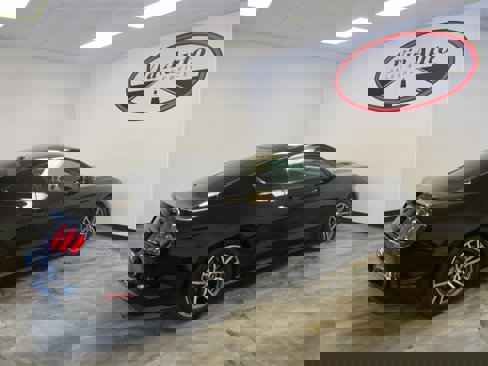 Used 2016 Ford Mustang Premium image 8