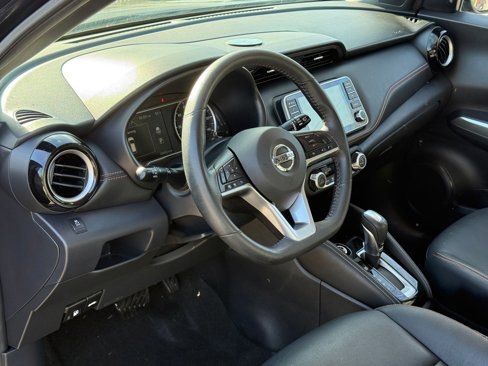 Used 2019 Nissan Kicks SR w/ SR Premium Package image 10
