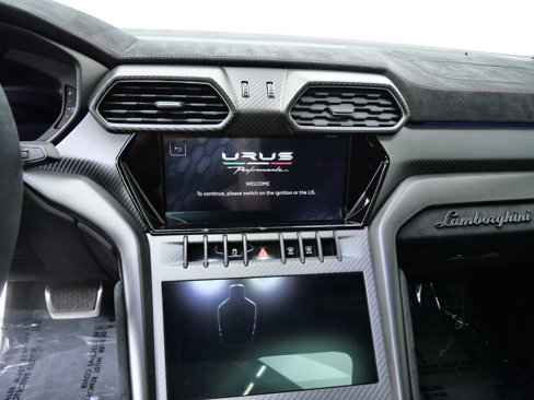 Used 2023 Lamborghini Urus Performante image 24