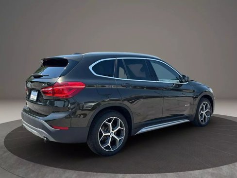 Used 2017 BMW X1 xDrive28i image 9