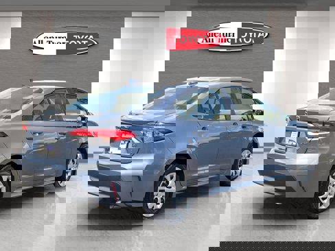 Used 2025 Toyota Corolla LE image 6