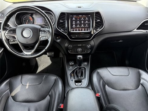 Used 2019 Jeep Cherokee Limited image 3