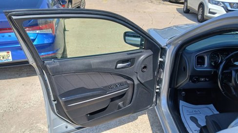 Used 2019 Dodge Charger SXT image 11