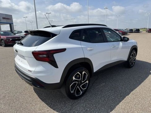 New 2025 Chevrolet Trax RS image 8