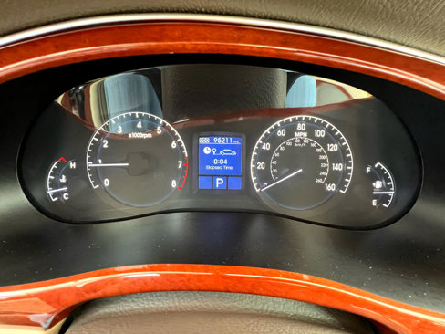 Used 2012 Hyundai Genesis 3.8 image 18