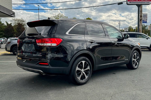 Used 2017 Kia Sorento EX image 4