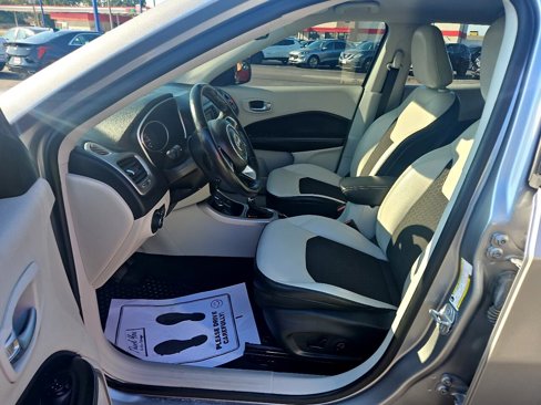 Used 2018 Jeep Compass Latitude w/ Cold Weather Group image 17