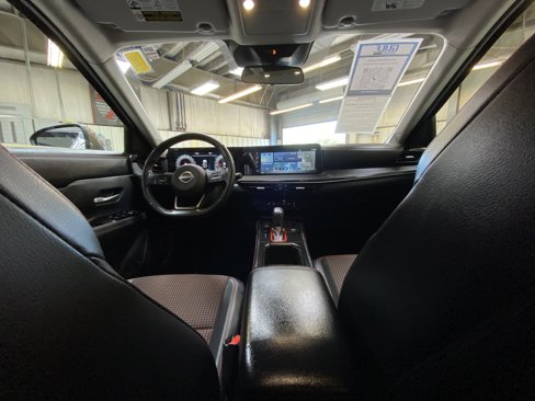 Used 2025 Nissan Kicks SR image 19