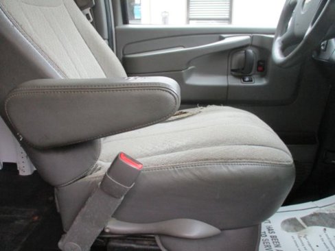 Used 2014 Chevrolet Express 2500 image 25