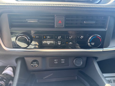 Used 2024 Nissan Rogue S image 26