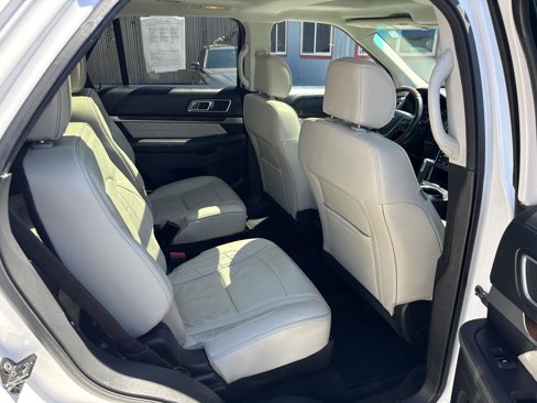 Used 2016 Ford Explorer Platinum image 20