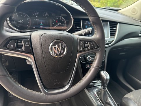 Used 2021 Buick Encore Preferred w/ Safety Package image 2