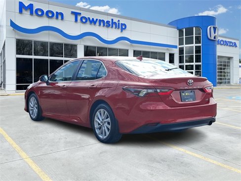 Used 2023 Toyota Camry LE image 4