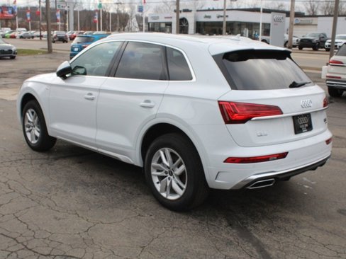 Used 2024 Audi Q5 2.0T Premium w/ Convenience Package image 5