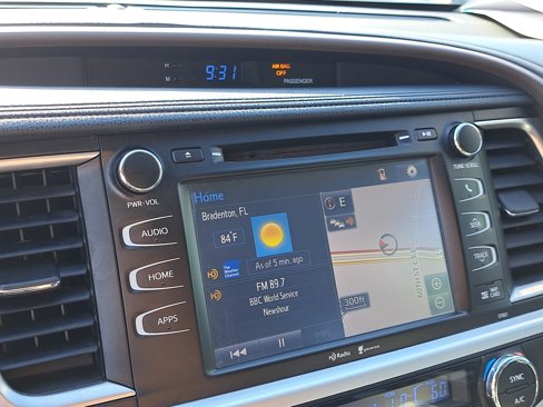 Used 2015 Toyota Highlander XLE image 25