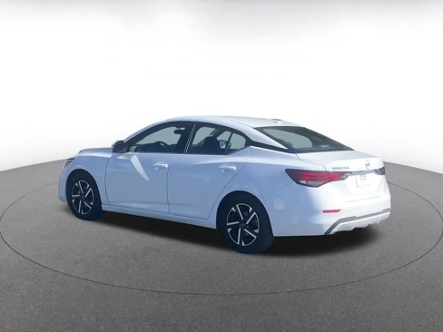 Used 2024 Nissan Sentra SV image 9