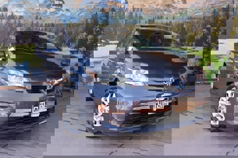 Used 2014 Toyota Prius Plug-In Hybrid image 3